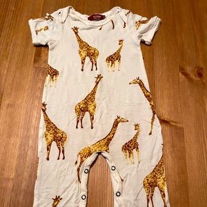 Milkbarn giraffe footless one piece! Size 6-12 months 🦒